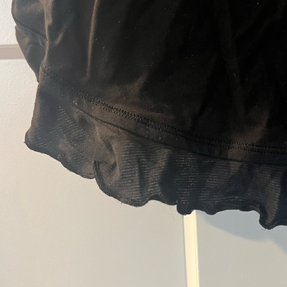 LULULEMON Ruffle Tank Top Size 4 - Picture 2 of 3